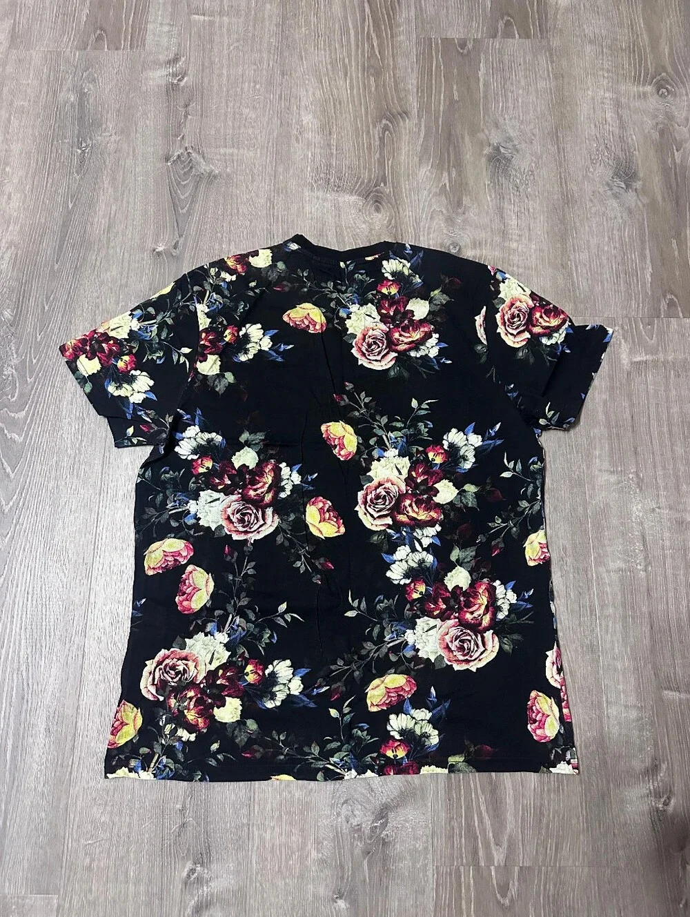 Guess Black Floral Rose Print Tee - Picture 4 of 4